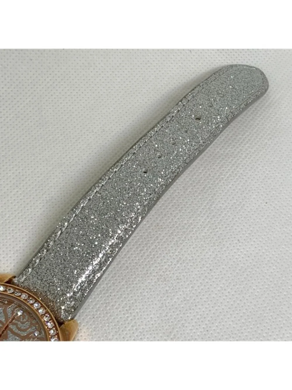 Betsey Johnson women’s watch rose gold tone rhinestones 40mm Quartz running